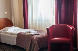 Отель Hotel Horyzont Жешув Двухместный номер с 2 отдельными кроватями-5